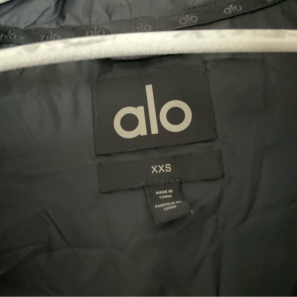 Alo Yoga Gold Rush Puffer Vest Black XXS - Picture 7 of 12